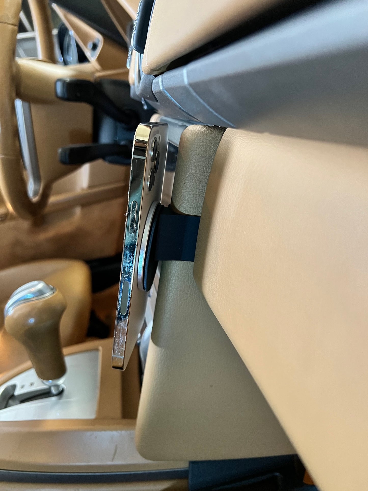 Phone Mount for Porsche 911 / 997 / 987 Boxster and Cayman — MagSafe Mount
