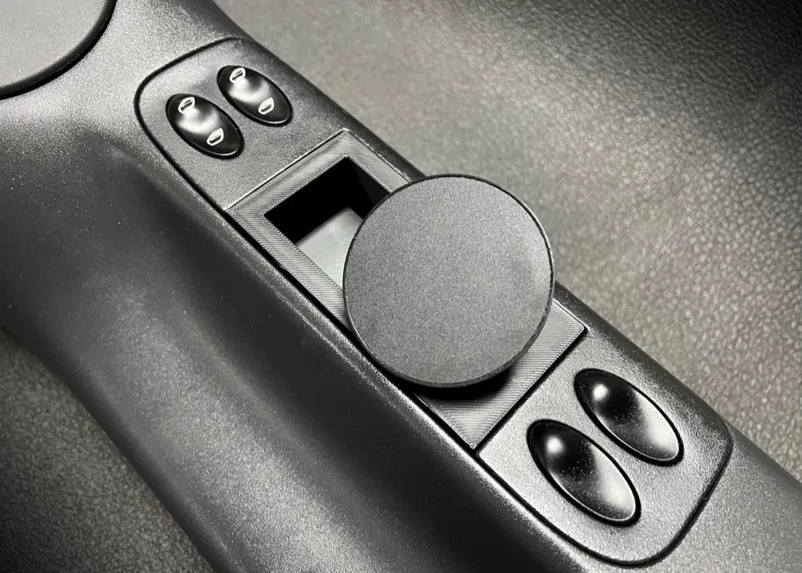 Porsche 911 / 996 / Boxster 986 — Ash Tray MagSafe Phone Mount