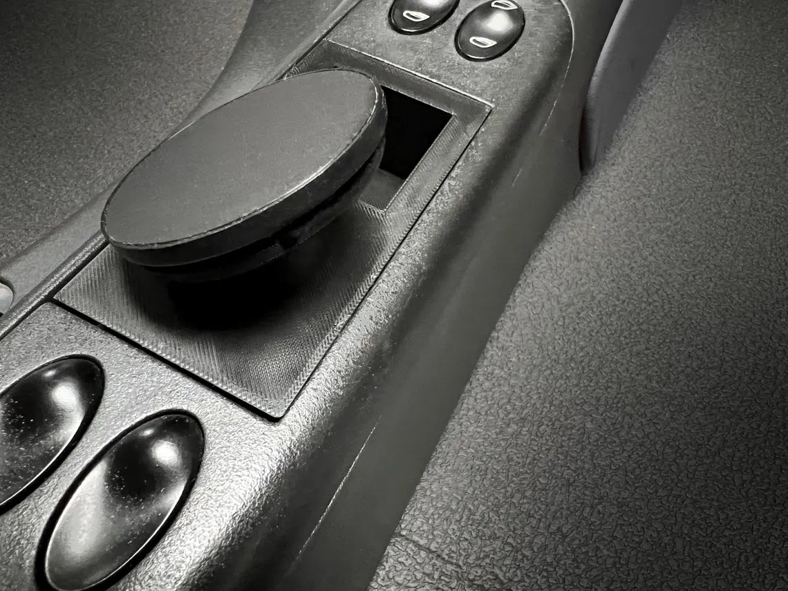 Porsche 911 / 996 / Boxster 986 — Ash Tray MagSafe Phone Mount