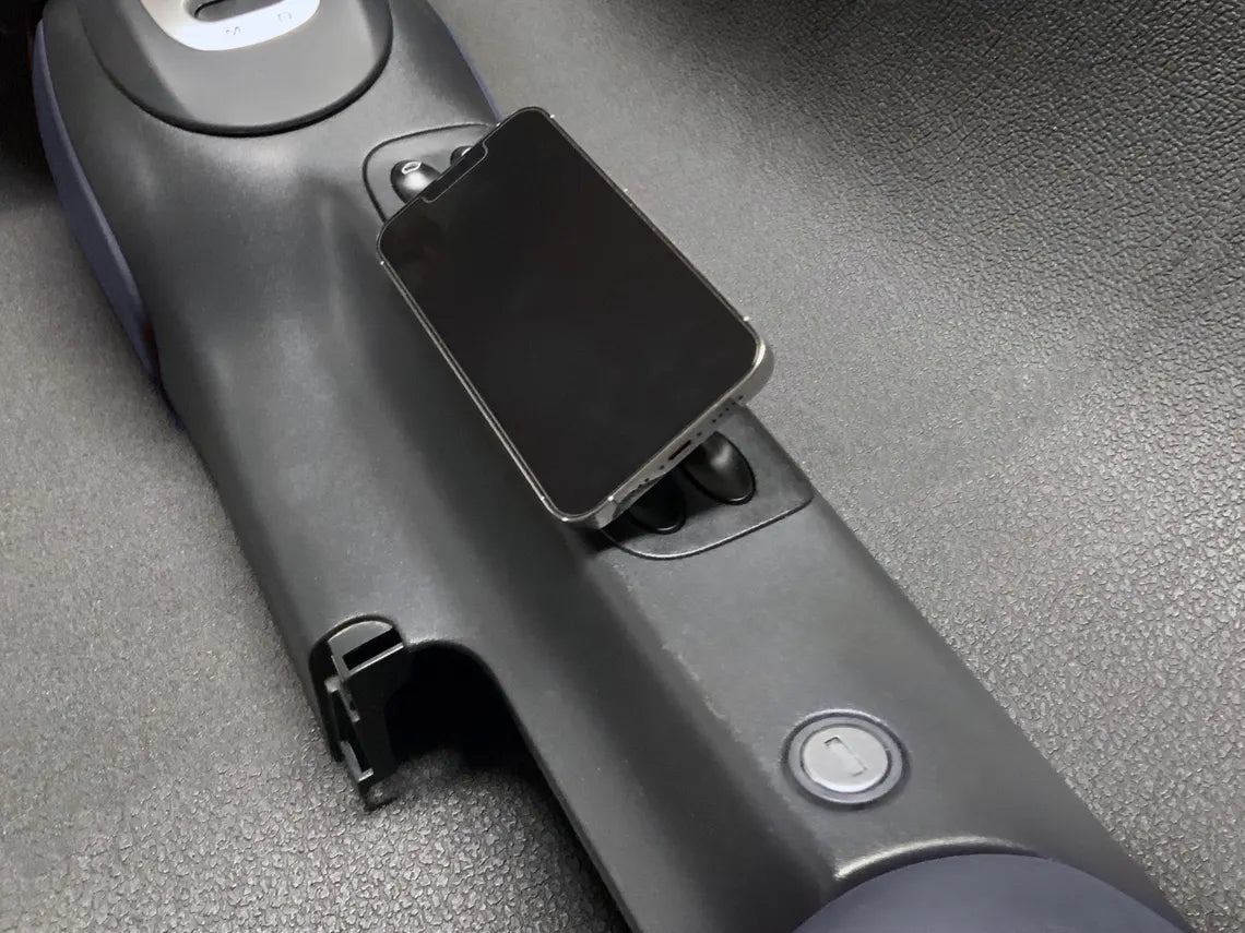 Porsche 911 / 996 / Boxster 986 — Ash Tray MagSafe Phone Mount
